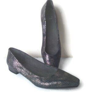 Stuart WeitzmanโSnakeskin Flats